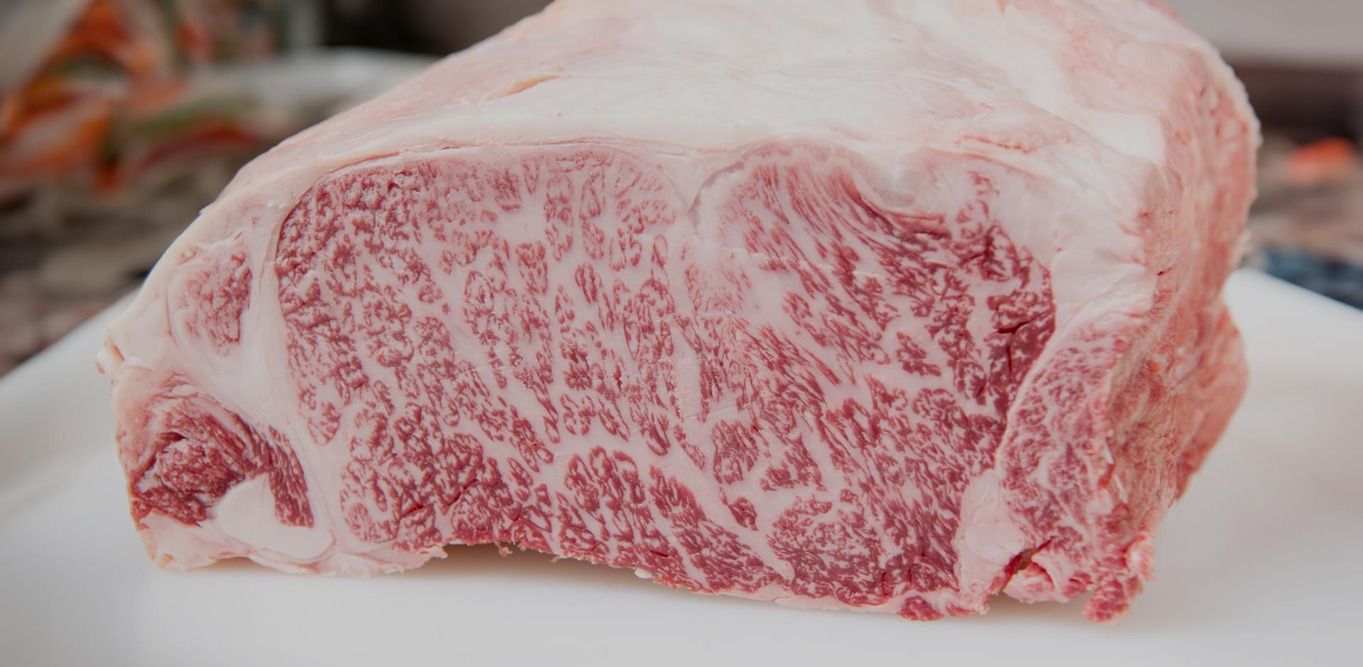 東京食肉市場で直接買い付ける近江牛